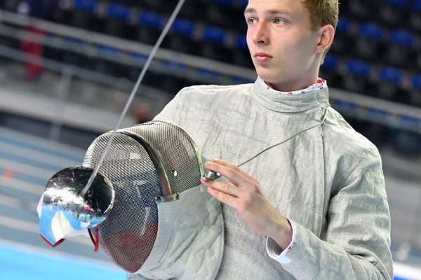 Первая помощь при травмах во время фехтования⁚ руководство для спортсменов и тренеров